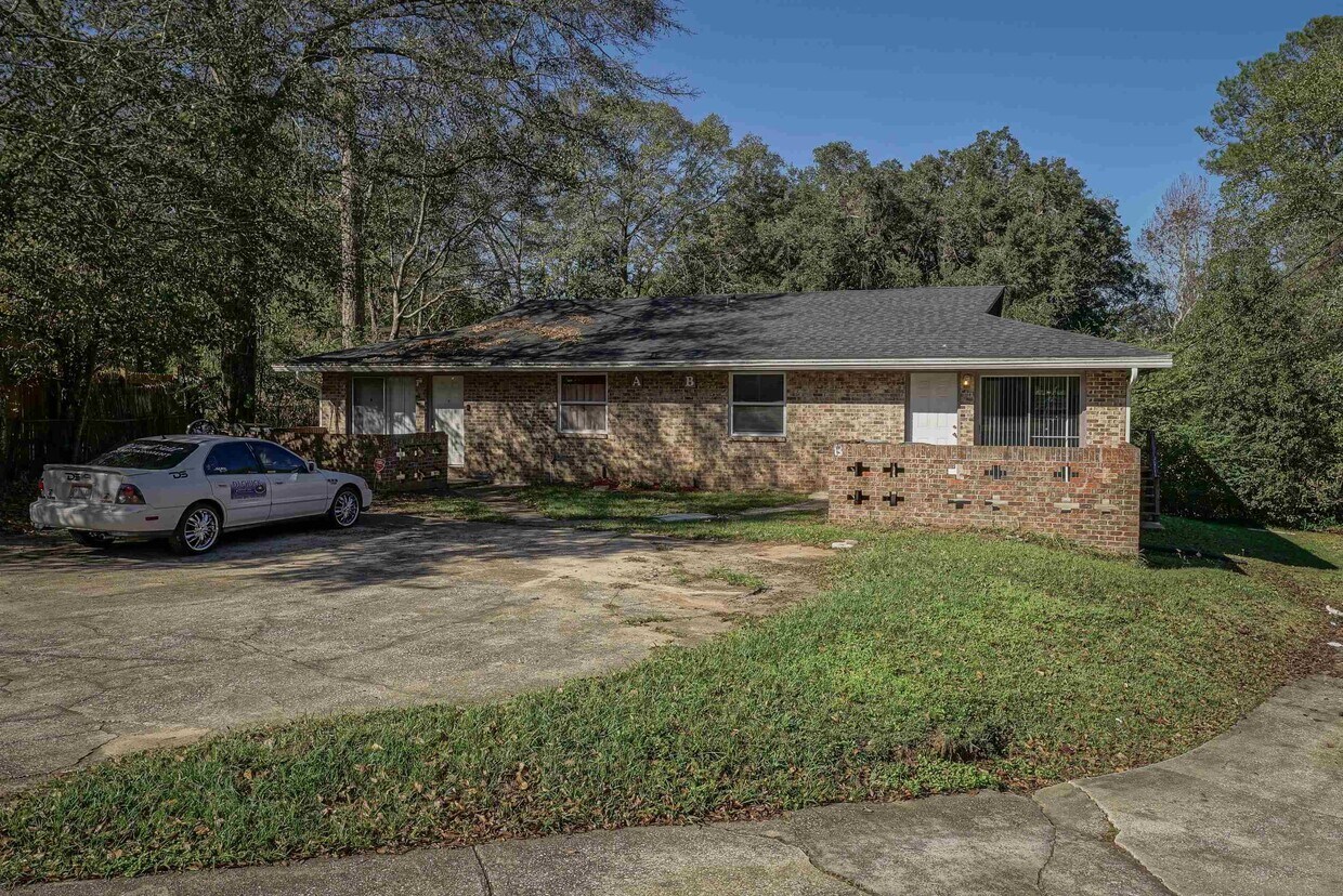 2304 Hartsfield Ct Unit B, Tallahassee, FL 32303 Condo for Rent in