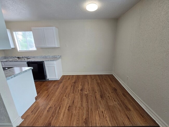 Building Photo - 4200 Boyett St