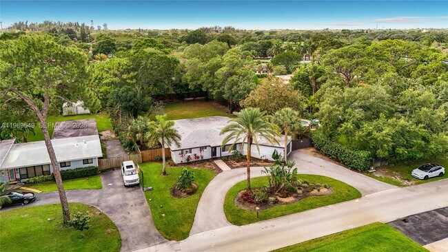 Foto del edificio - 4330 SW 7th St
