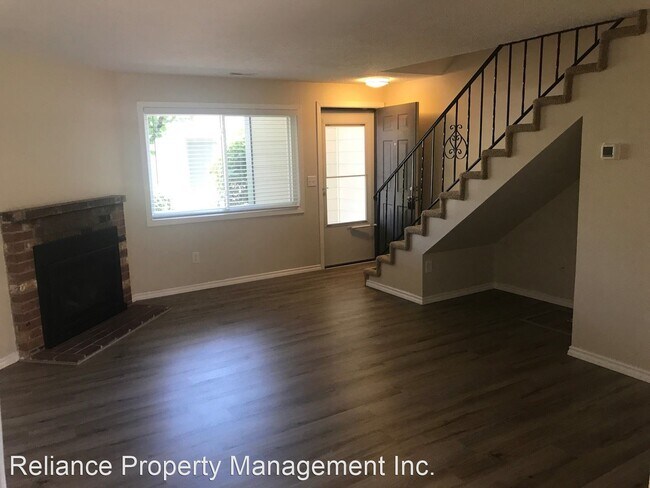 Building Photo - 2 br, 1.5 bath House - 11977 SE Holgate Blvd