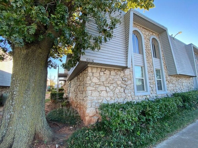 6016 NW Expressway - 6016 NW Expressway Apartment