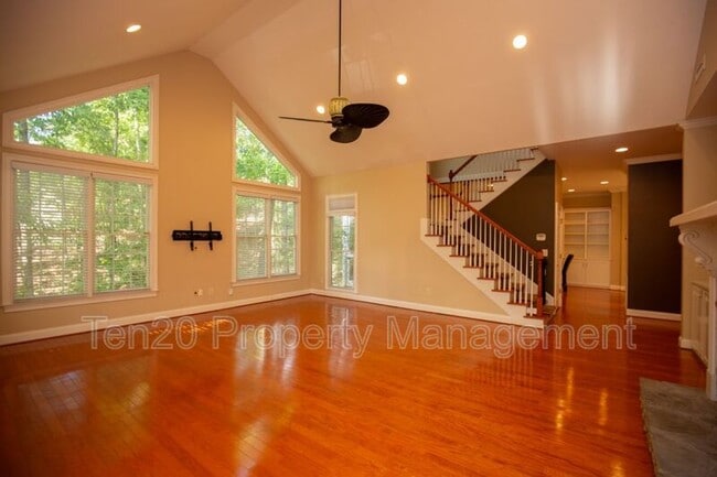 Foto del edificio - 4701-12 Turnberry Ln