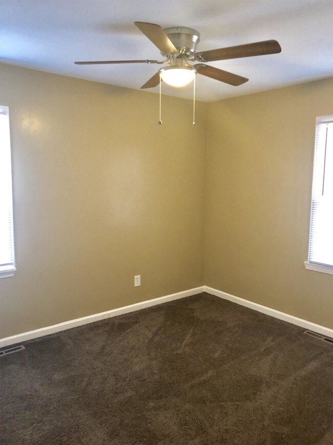 Building Photo - 6807 E 97th St