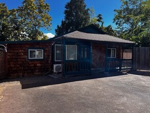 Building Photo - 250 Garfield St