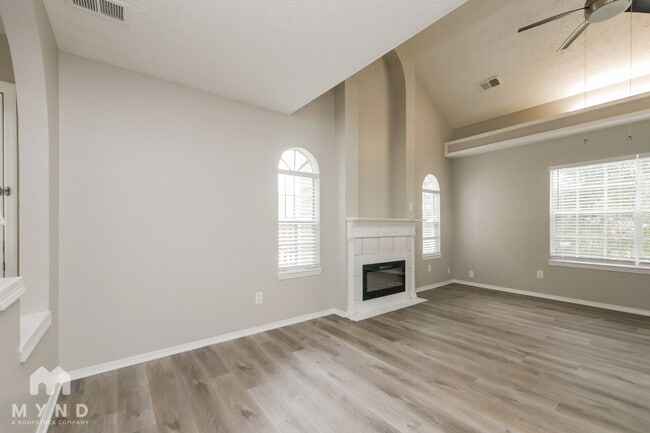 Building Photo - 2933 Riverwalk Cove