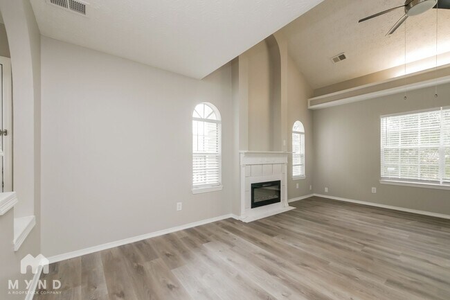 Foto del edificio - 2933 Riverwalk Cove