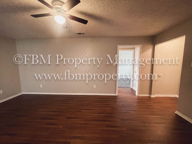 Building Photo - Gilmer 613 / JJ - eg