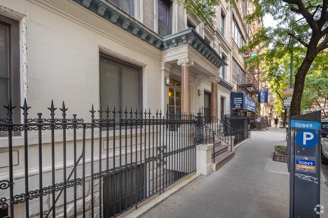 Building Photo - 219 W 80th St