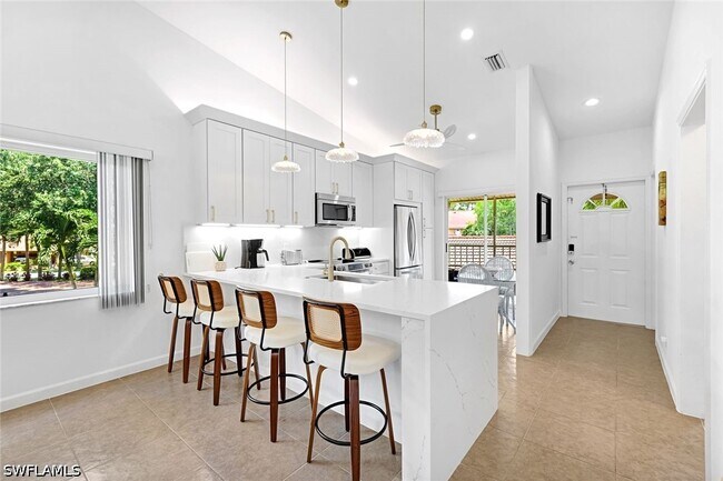 Foto del edificio - 1665 Windy Pines Dr