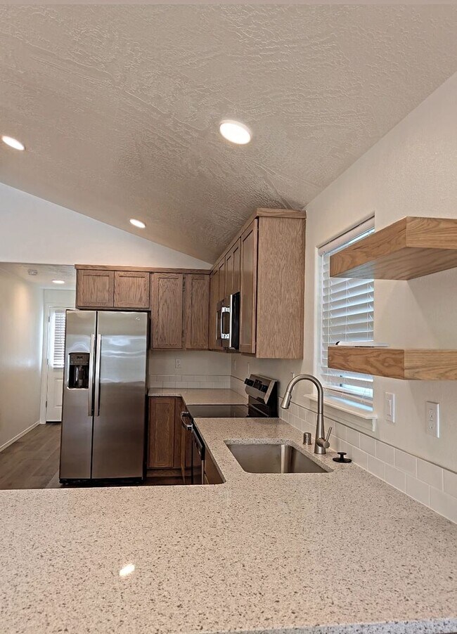 Building Photo - New Single Level Home in New SunRidge Community