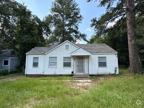 Building Photo - 211 W Santa Clair St