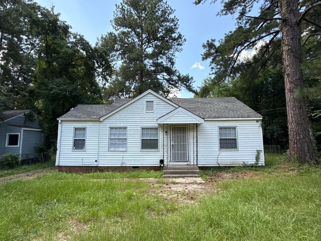 Photo - 211 W Santa Clair St House