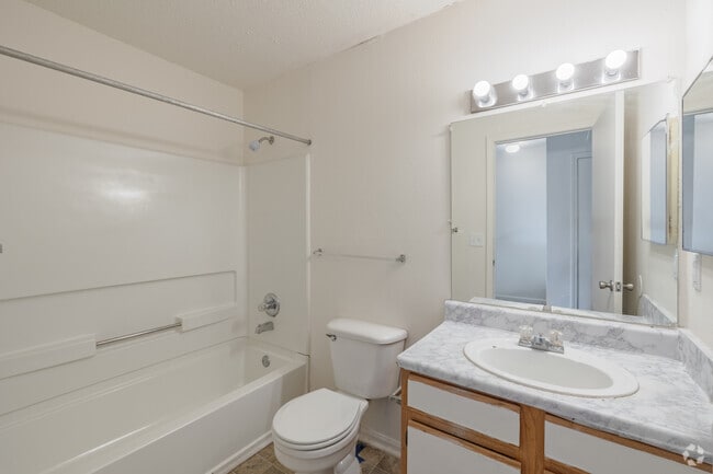 3BR, 2BA - 1300SF, Second Bathroom - Huron Heights/Huron Ridge