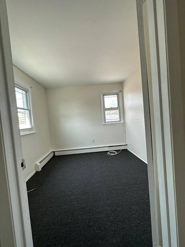 Building Photo - 293 Roquette Ave