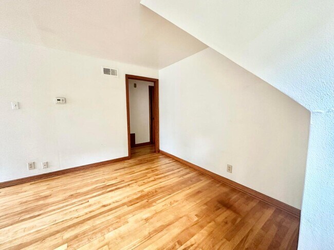 Building Photo - 3137 N 87th St