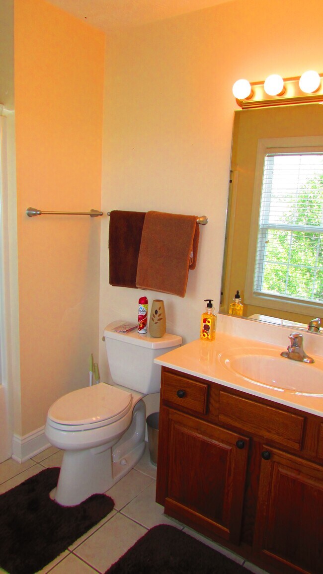 Foto del edificio - 720 Oaktree Blvd