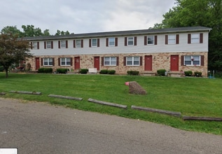 Building Photo - 2206 Harsh Ave SE