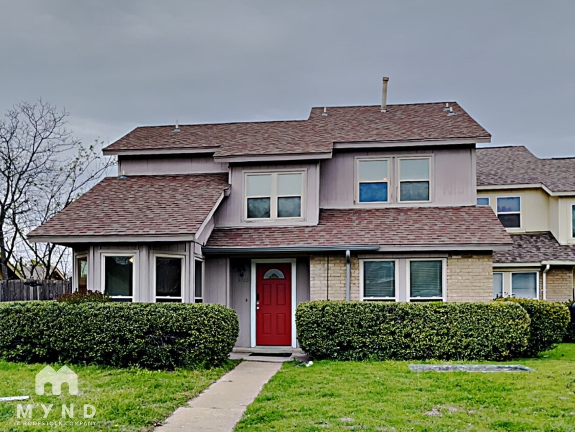 Foto principal - 9723 Summerwood Cir