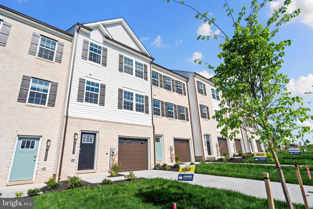 16502 Green Glade Dr, Brandywine, MD 20613 Townhome Rentals in