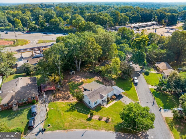 Foto del edificio - 1801 Crestridge Dr SE