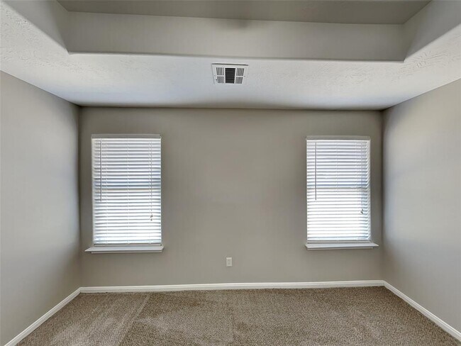 Building Photo - 16229 Summerset Estates Blvd