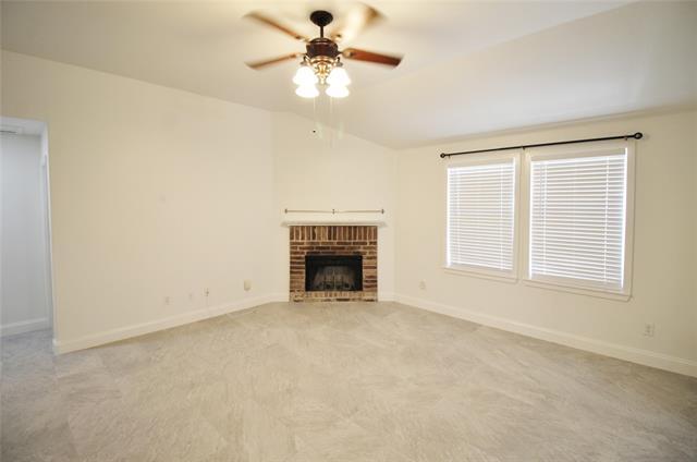 Building Photo - 928 W Oakcrest Dr