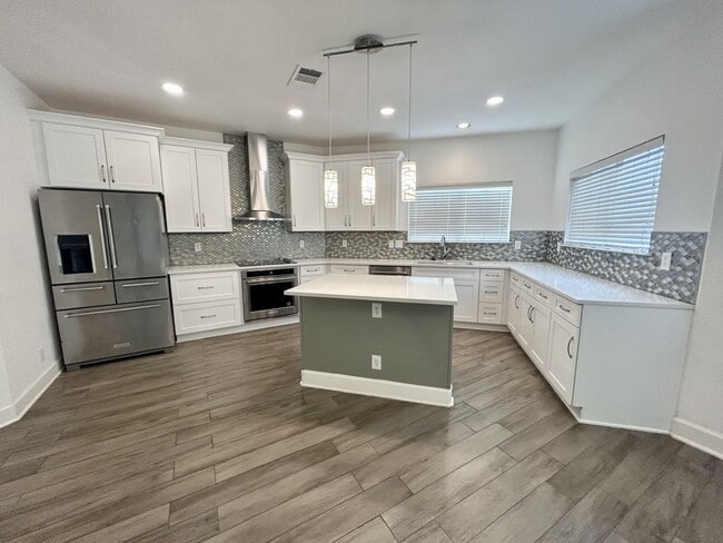 Building Photo - 172 Springtree Hollow
