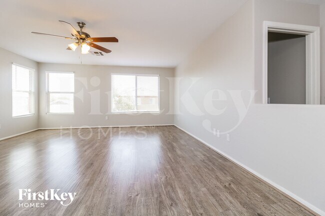 Foto del edificio - 11919 W Scotts Dr