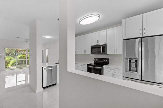 Foto del edificio - 12133 SW 3rd St