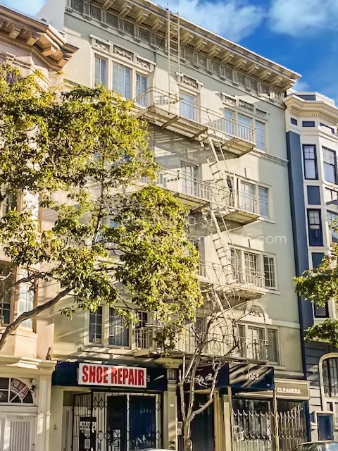 Primary Photo - 1053 Bush St