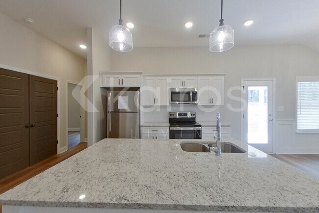 Foto del edificio - 154 Allentown Wy