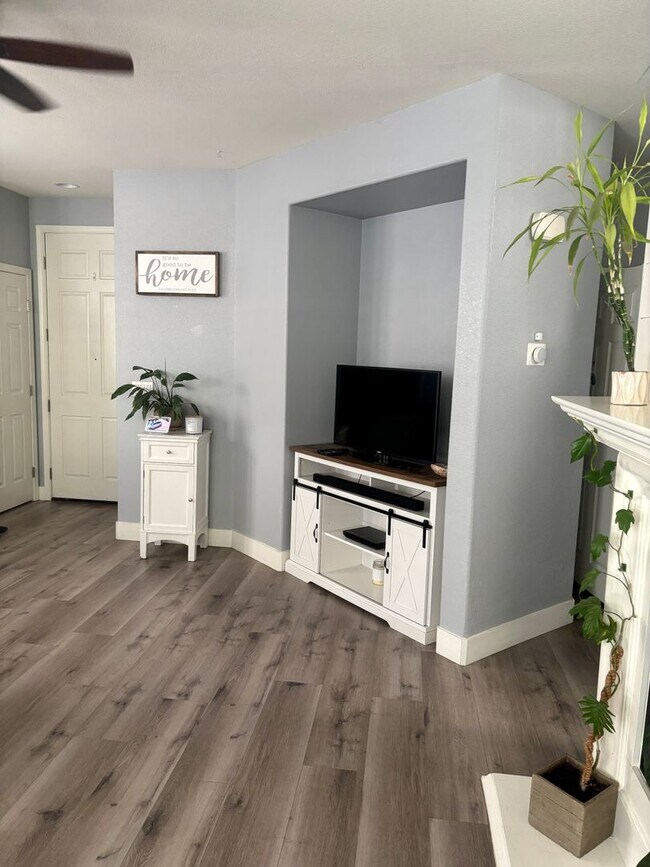 Building Photo - Cute As A Bug 3/2 Natomas Home!  (Please see attached info for viewings!