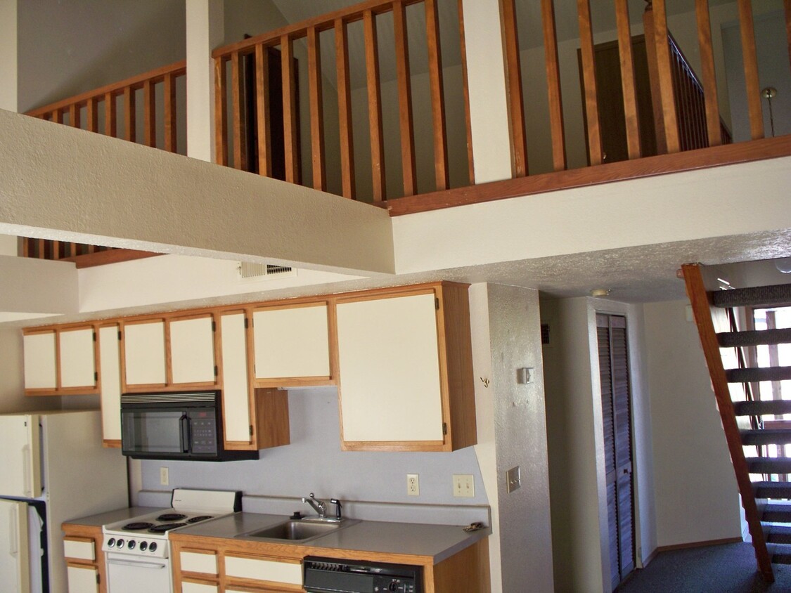 Primary Photo - 2 bedroom 2 bath Loft Apartment Branson MO...