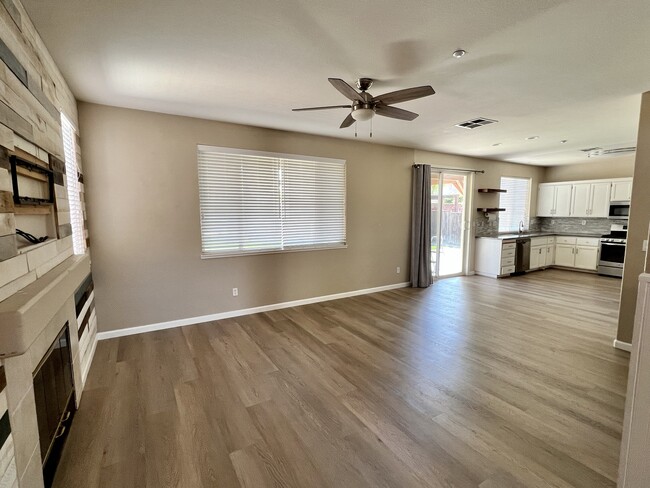Building Photo - 6953 Bear Creek Dr