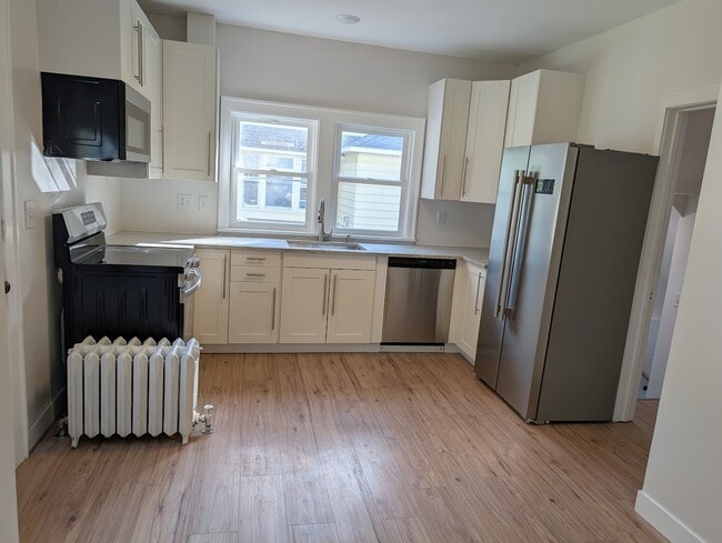 KITCHEN - 814 Becker Ave SW