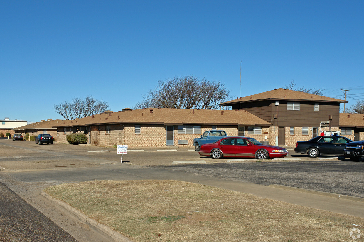 Primary Photo - Vandelia Village Apartments