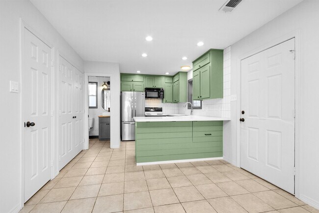 Building Photo - 420 Foster St