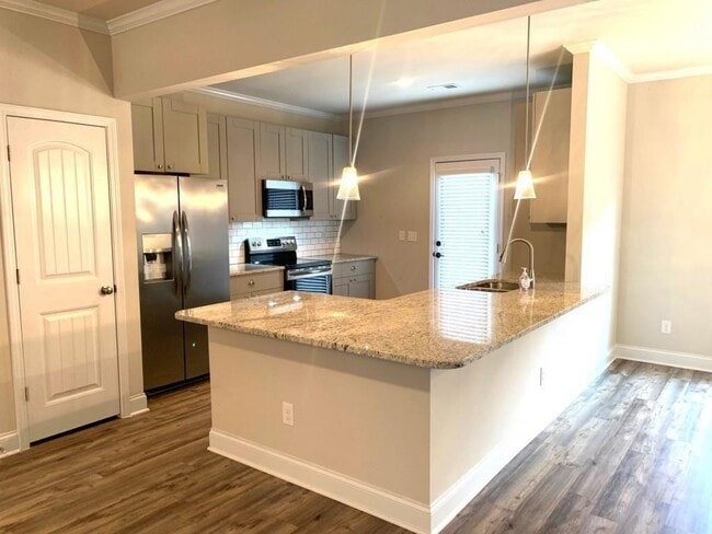 Foto del edificio - 7702 Fawn Cir