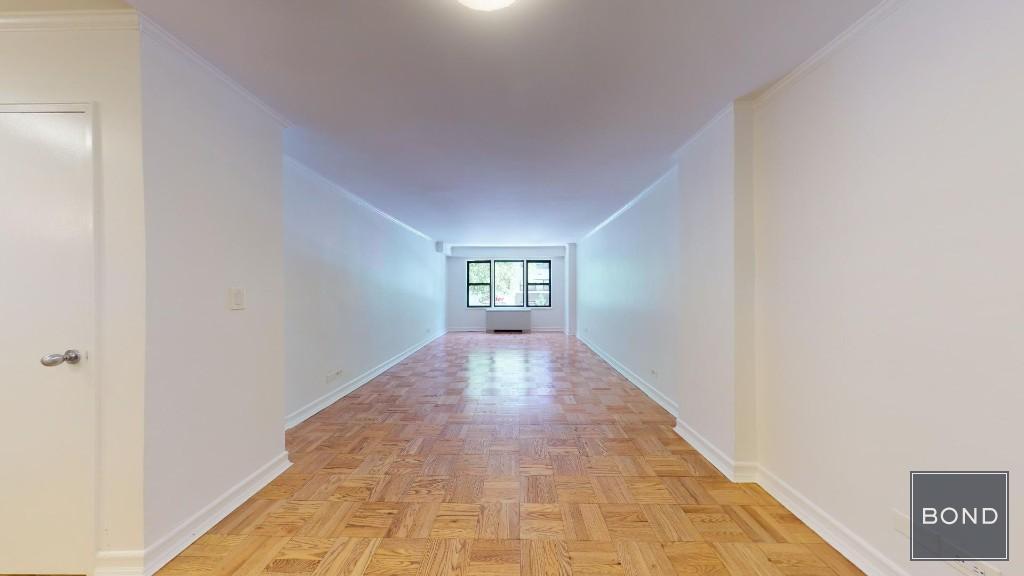 Foto principal - 220 E 63rd St