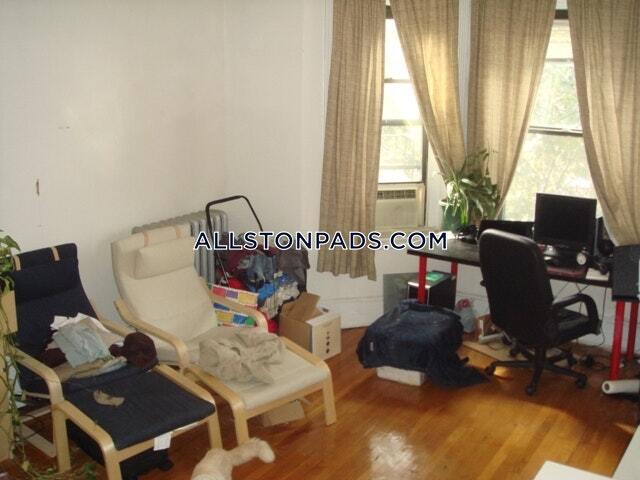 Foto principal - 1254 Commonwealth Ave
