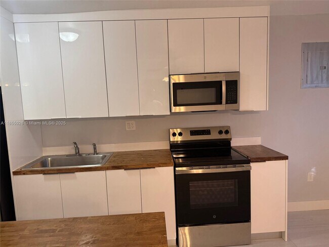 Foto del edificio - 2233 NE 173rd St