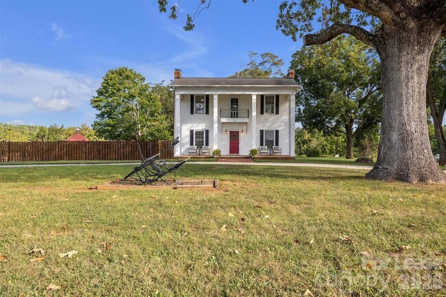 Foto del edificio - 462 Mock Mill Rd