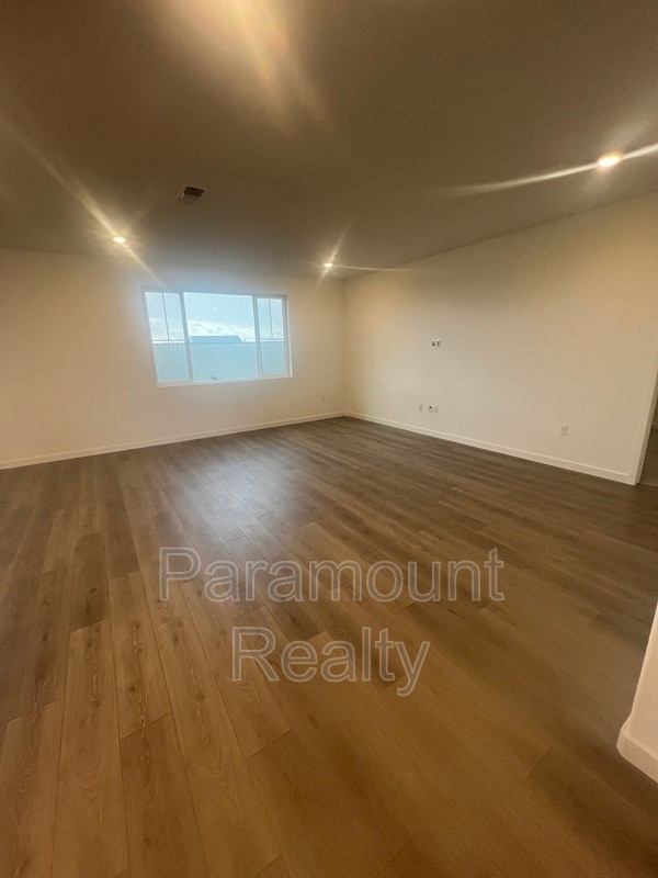 Foto del edificio - 16516 Barnett St