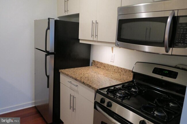 Foto del edificio - 219 S 18th St