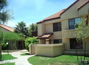 Building Photo - 925 N College Ave