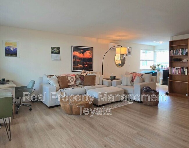 Foto del edificio - 908 Key St
