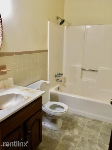 Building Photo - 2 br, 1.5 bath Townhome - 718 Priestley Court