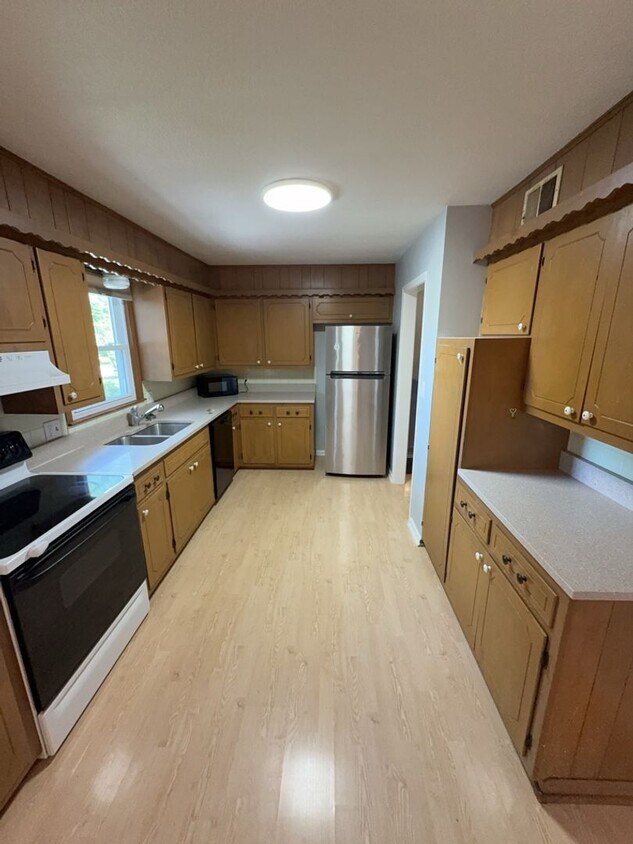 Foto del edificio - 3 BR/2BA | Newly Renovated Single Family Home | Car Covered Parking | Gated backyard
