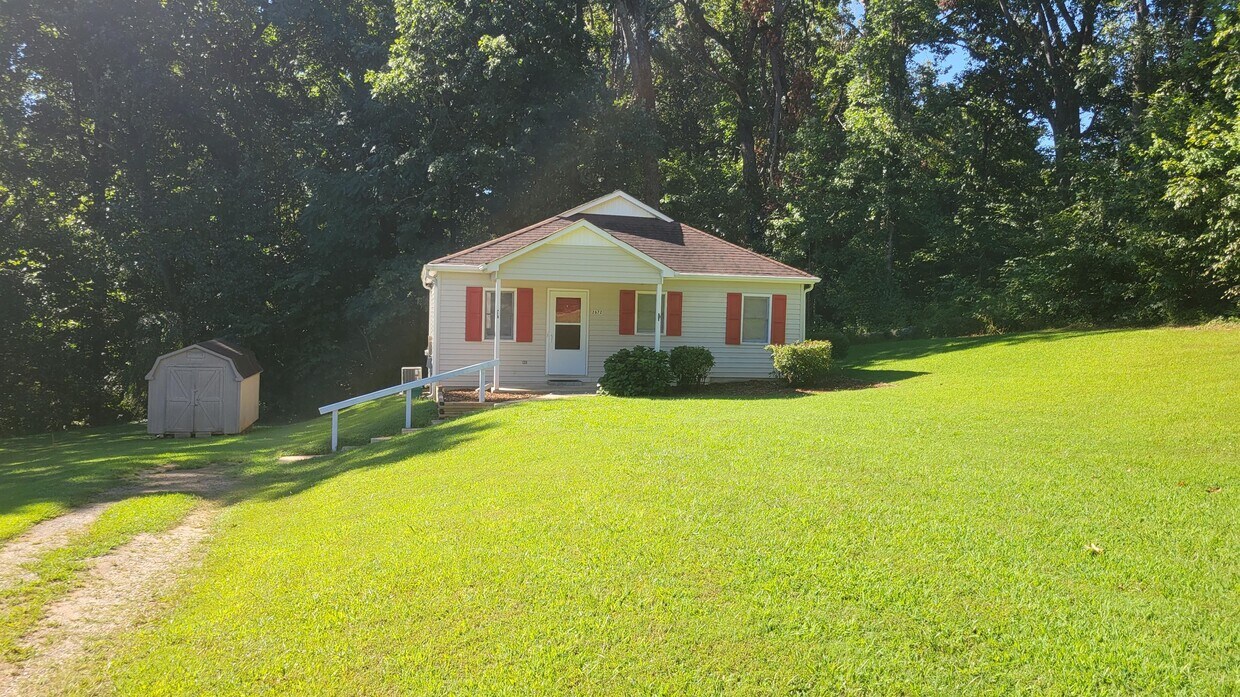 Primary Photo - 2672 W Mountain St