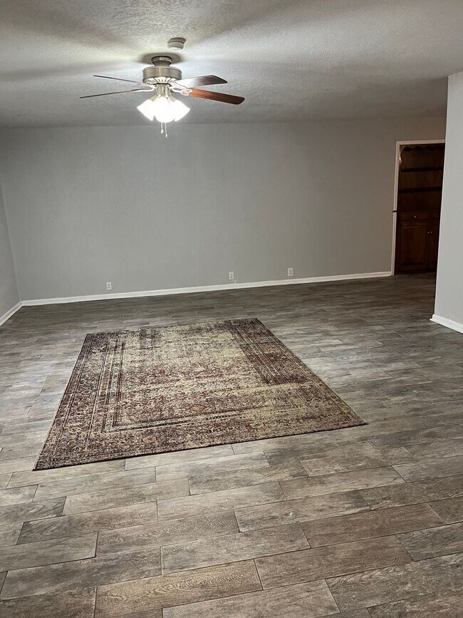 Building Photo - 4204 Olsen Blvd
